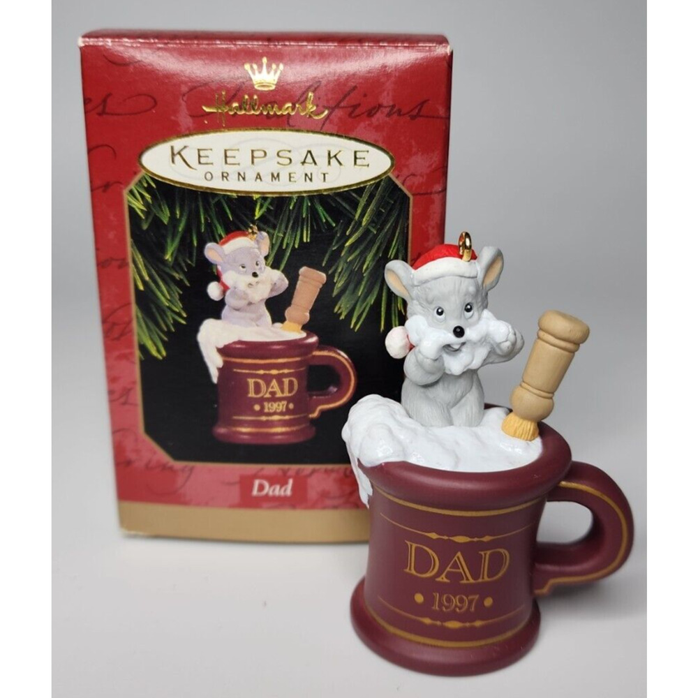 1997 Hallmark Dad Mouse in Mug Ornament SKU U124
